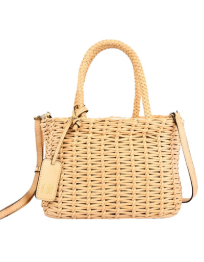 Sac en cuir en forme de panier.